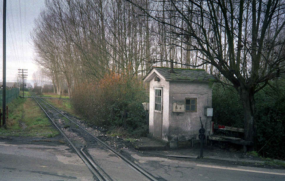 Antiguo cruce carretera de La Espina con el f.c. Ponferrada-Villablino