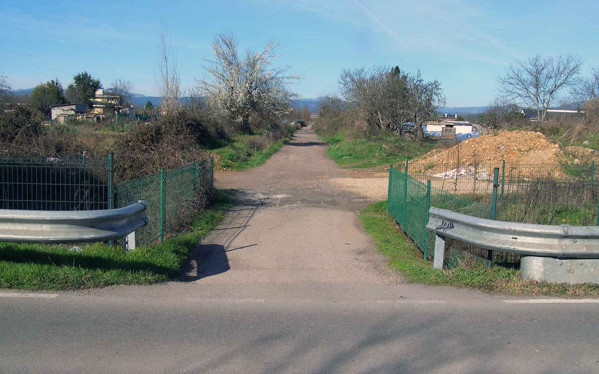 Cruce sobre el Canal Bajo del Bierzo del f.c. Ponferrada-Villablino en Cuatrovientos